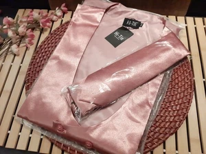 Set gilet tuta formale uomo hi-tie raso slim fit, cravatta, gemelli 3X rosa corallo - Foto 1 di 6