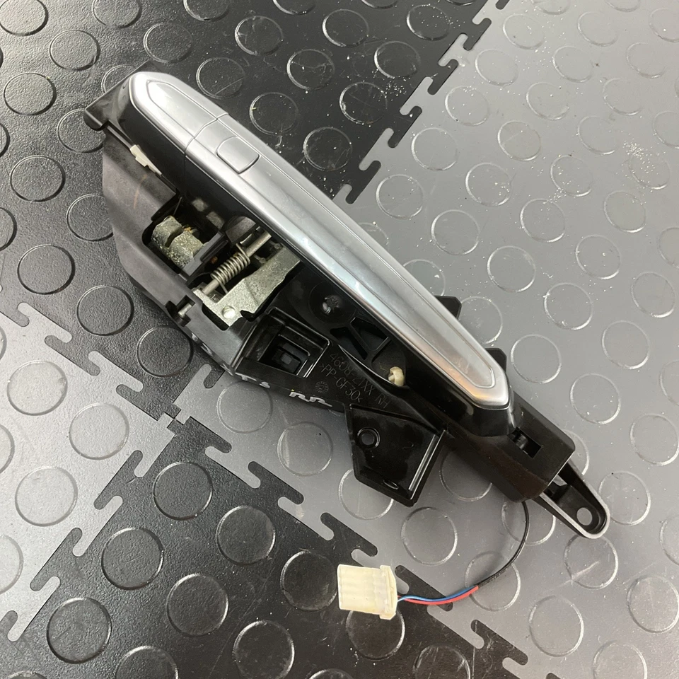 Cadillac XTS 2013-2017 manija de puerta exterior trasera derecha OEM 4608-21XX Foto 1 de 4