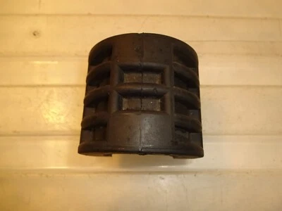 Amortecedor de tanque de combustível Kawasaki 81 82 1987 KZ 305 CSR305 borracha 92075-284 - Imagem 1 de 4