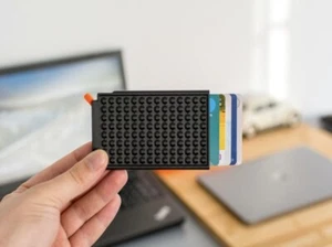 Porta Carte Di Credito Slim - Foto 1 di 3