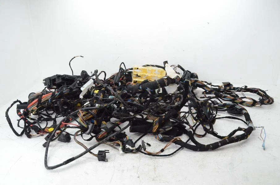 BMW 328i E46 1999 sedán completo carrocería de 5 velocidades arnés de cables Foto 1 de 4