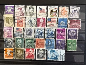 33 estampillas de Estados Unidos todas diferentes con patrón del estado de Nueva Jersey S191 (A) Perfins - Imagen 1 de 2