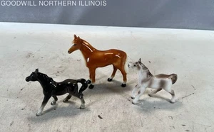 Vintage Porcelain Ceramic Horse Figurines-2 Smaller Marked Japan/Larger Unmarked - Picture 1 of 5