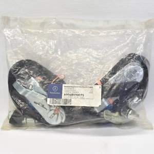 Mercedes-Benz Genuine Ratcheting Belt Set A9068990075 New - Picture 1 of 3