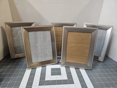 Juego de 5 marcos de fotos Malden cepillados tono plata cuentas 5"x 7" Foto 1 de 4