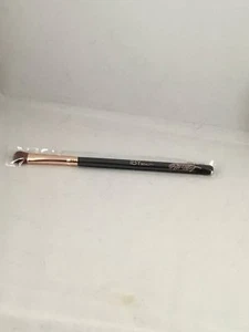 IBY Beauty Eyeshadow Fluff Brush Eye Shadow - Picture 1 of 1