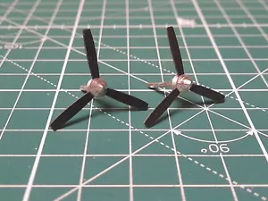 2x Ersatz Propeller Requisiten Flugzeugmodell verschiedene Flugzeugteile 1:200 - Bild 1 von 6