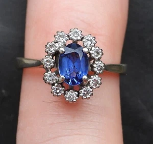 Anillo de oro blanco macizo de 14 quilates zafiro azul con detalles de diamantes TALLA 6 - 3,89 gramos - Imagen 1 de 14