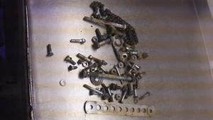 Honda CL 175 1968 pernos misc tuercas y piezas pequeñas 68 CL175 T1-13 - Imagen 1 de 6