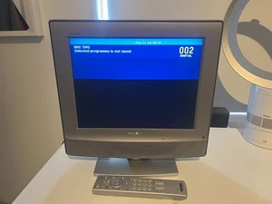 Sony KDL-15G2000 BRAVIA LCD Colour TV Retro Gaming Television with Remote - Picture 1 of 7