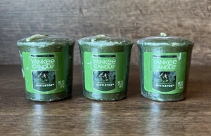 Yankee Candle Mistletoe Votivi Lotto (3) Campionatori Natale Ritirato Spedizione Veloce - Foto 1 di 5