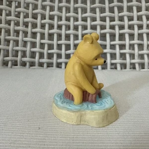 Disney Lenox Classic Pooh On Hunny Pot Figurina Collezione Ditale - Foto 1 di 10