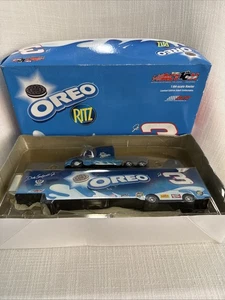 Dale Earnhardt, Jr. 2002 Oreo Ritz Truck and Trailer 1:64-scale Hauler - Picture 1 of 3