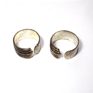 Vintage Sterling Silver Napkin Rings cuffs 1.5 inch dia Set Of 2 - 2.6 oz weight - Picture 1 of 3