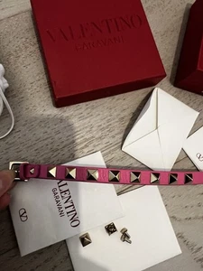 Valentino Garavani Women's Gold Rockstud Leather Charm Bracelet in Pink - Picture 1 of 5