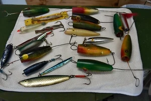 bunch of saltwater fishing tackle lot - Picture 1 of 5