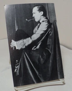 Sherlock Holmes - Postcard of Jeremy Brett from the BBC series - Foto 1 di 2