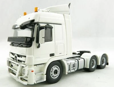 Tekno 73873 - Australian Mercedes Benz MP03 Down Under 6x4 Prime Mover RHD 1:50 - Image 1 of 4