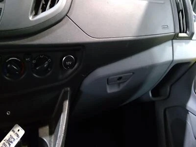 Guantera usada se adapta a: Ford Transit 150 2019 grado A Foto 1 de 4