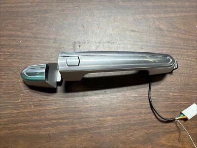 Cadillac XT5 2019 manija de puerta delantera derecha plateada cromada Bba7 Foto 1 de 4