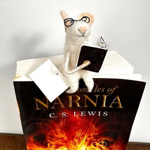 Felted Wool Bookmark- Clip on Mouse Reading a Book - Bild 1 von 5