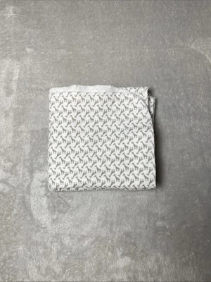 Manta Receptora Bebé Pequeña Gris Jirafa Franela Blanca Envoltura Lovey 27"x27" Foto 1 de 3