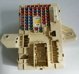 2014 2015 2016 HYUNDAI EQUUS ULTIM DRIVER INTERIOR JUNCTION FUSE BOX 91950-3N700 - Picture 1 of 3