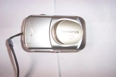 OLYMPUS CAMEDIA D - 395 DIGITALKAMERA DEFEKT ALS ERSATZTEILE - Bild 1 von 4