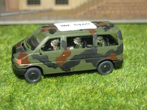 Roco Minitanks VW T 4 Flecktarn handgemalt, mit Besatzung, gesupert 6460 - Bild 1 von 3