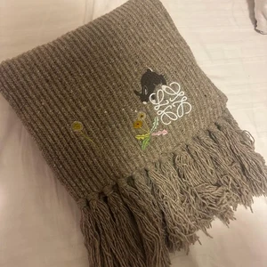 Silenciador Loewe FSA8SS1X05 Marrón Claro Suna Fujita Colaboración Conejo Bordado - Imagen 1 de 12