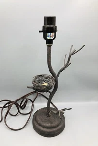 Vintage 15" Metall Lampe Baum Ast Vögel Nest gesprenkelte Rotkehlchen Eier, abgenutzt - Bild 1 von 8