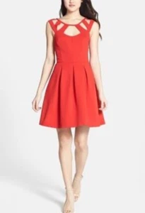 Betsey Johnson rot Cutout Fit & Flare Skaterkleid mit Taschen Größe 12 - Bild 1 von 6