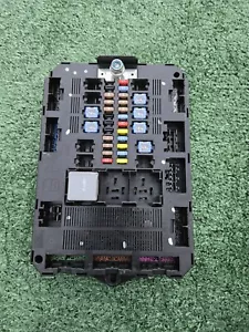 09 10 11 JAGUAR XF Fuse Box Relay Junction Box BCM BCU OEM 2009 - 2011 - Picture 1 of 3