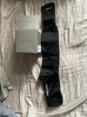 RARO NUEVO CON CAJA PARA HOMBRES GIORGIO ARMANI CALCETINES NEGROS LABLE MEDIANOS HECHOS EN ITALIA NO emporio Foto 1 de 4