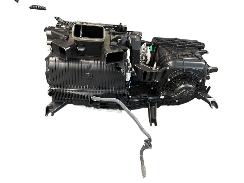 2023-2024 KIA SPORTAGE EVAPORATOR HVAC HEATER CORE HOUSING BOX 97200DW150 - Image 1 of 4