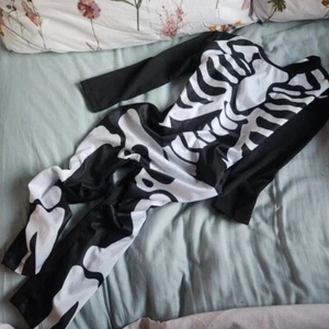 Black skeleton boys fancy dress 3-4 years - Picture 1 of 1