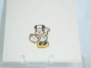 Disney Parks Nurse Minnie Mouse with Stethoscope & Clipboard Pin - Picture 1 of 3
