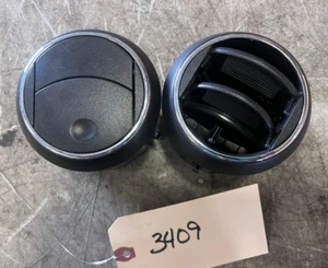 2005 2009 PONTIAC G6 CENTER VENTS DASH HEATER AIR AC SET OF 2 #3408 - Picture 1 of 3