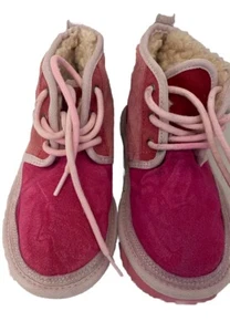 Botas UGG Australia Neumel II Jóvenes Niños EE. UU. 2 UE 33,5 Rosa Gamuza Piel Forrada Chukka - Imagen 1 de 5