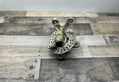 USED OEM YAMAHA YFZ450 RIGHT FRONT SPINDLE + HUB + ROTOR (2005‑2009) Foto 1 de 4