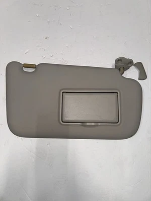 Parasol delantero derecho del lado del pasajero Nissan Leaf 11-17 OEM 12 13 14 15 16 Foto 1 de 3