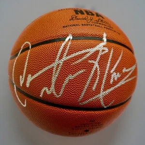 DENNIS RODMAN SIGNIERT LE OFFIZIELLER BASKETBALL /300 BULLS JORDAN - PSA/DNA COA - Bild 1 von 5