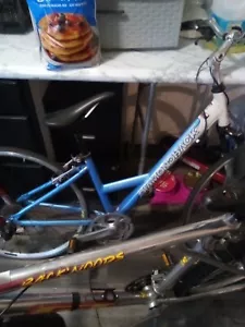 DIAMONDBACK VITAL HYBRID BIKE SIZE MEDIUM, 17", 7 SPEED, ALUMINUM - Picture 1 of 1