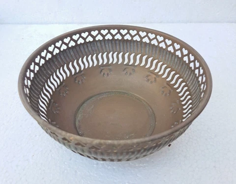 Vintage Brass Basket - Round, Ribbed & Reticulated Design Cover