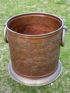 Lovely ANGLO-INDIAN REPOUSSE DECORATIVE BRASS PLANTER - HANDMADE Ship Worldwide - Picture 1 of 15