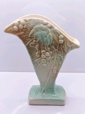 Vintage McCOY POTTERY VASE 8" Green Fan Grapevine Pattern Rustic Line 1940s - Image 1 of 4