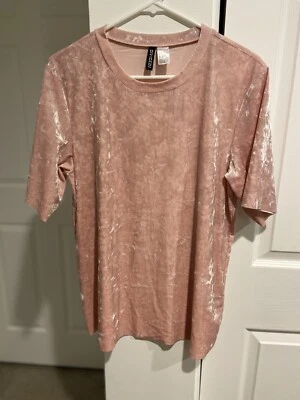 Top de manga corta H&M rosa de terciopelo aplastado pequeño-usado en excelente estado-#188 Foto 1 de 4