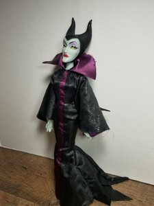 malefica muñeca disney