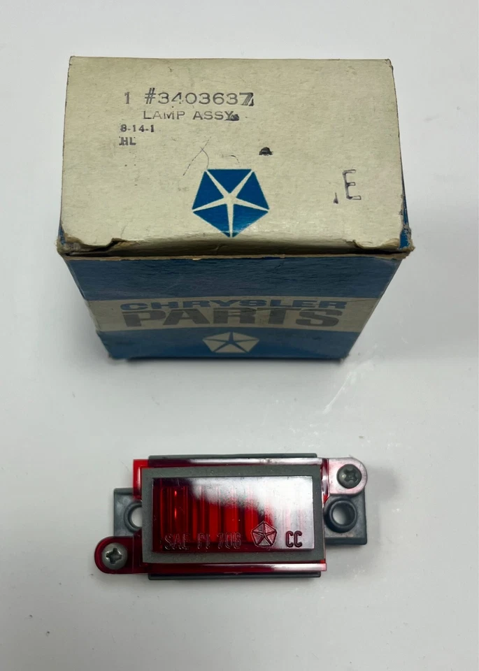 Luz de señalización lateral trasera NOS para 1970 Plymouth Barracuda 1970-1971 Fury 3403637 Foto 1 de 1