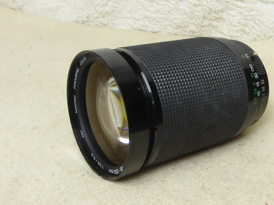 Vivitar MC Macro Focusing Zoom 28-200mm 1:3.5-5.3 (Pentax PKA mount) - Image 1 of 4